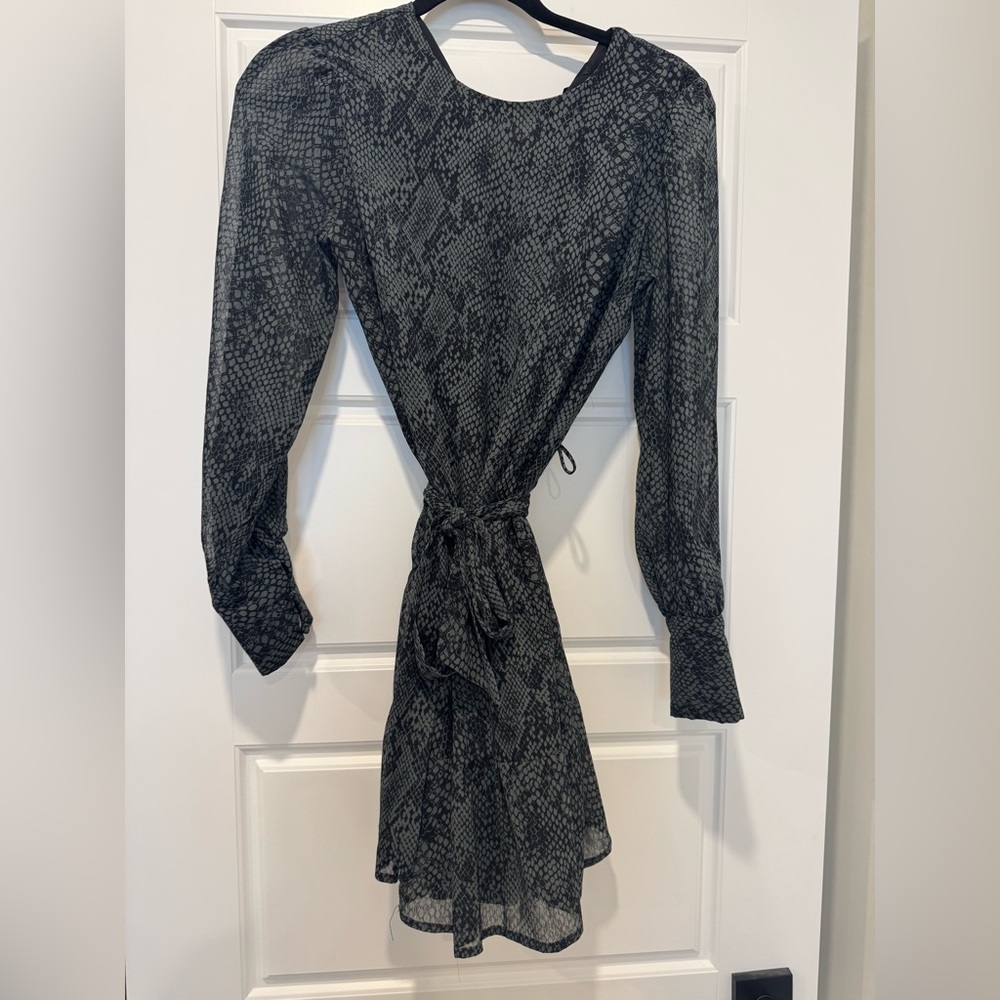 Dynamite Elegant Black Patterned Dress